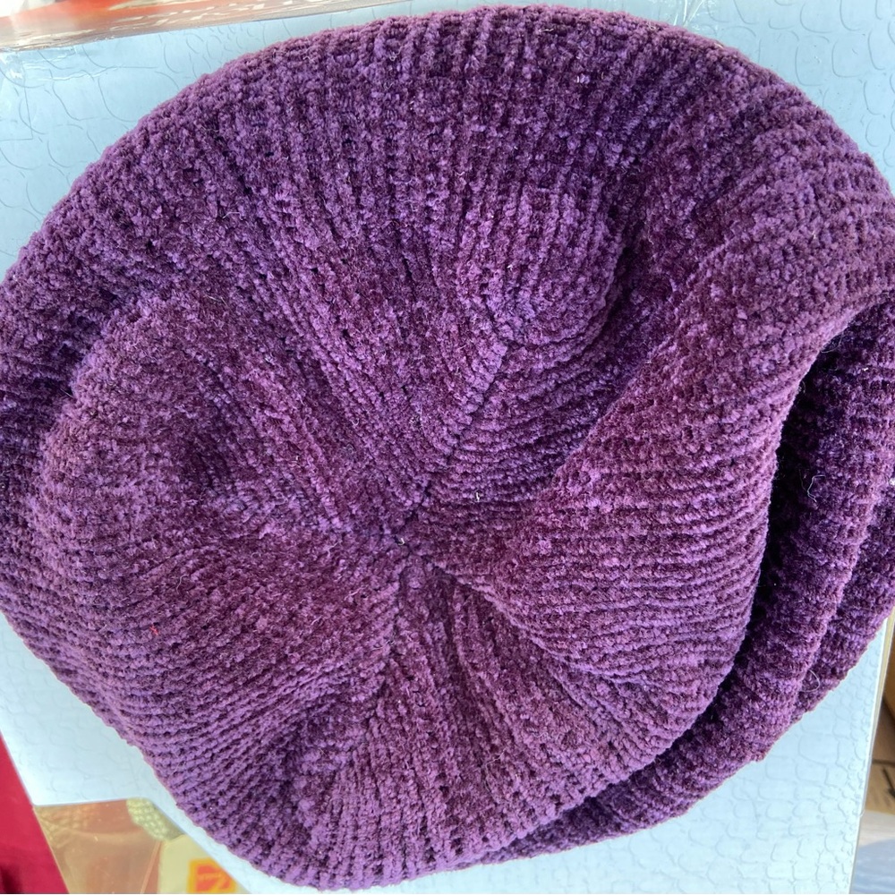 Vintage Winter hat 80s 1980s Cozy warm Purple Knit Beanie Raspberry beret snow